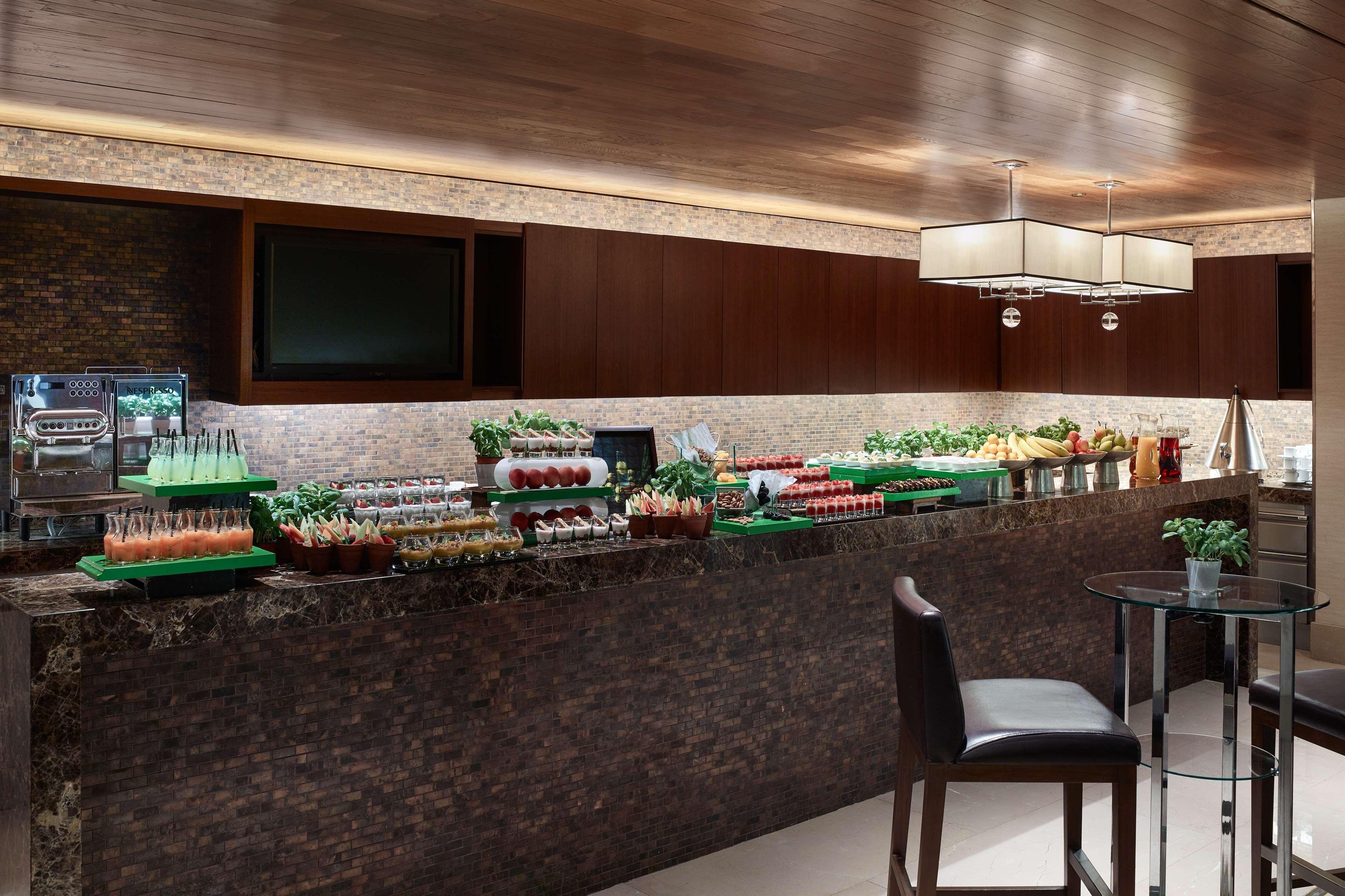 Hotel Swissôtel Al Ghurair 5*