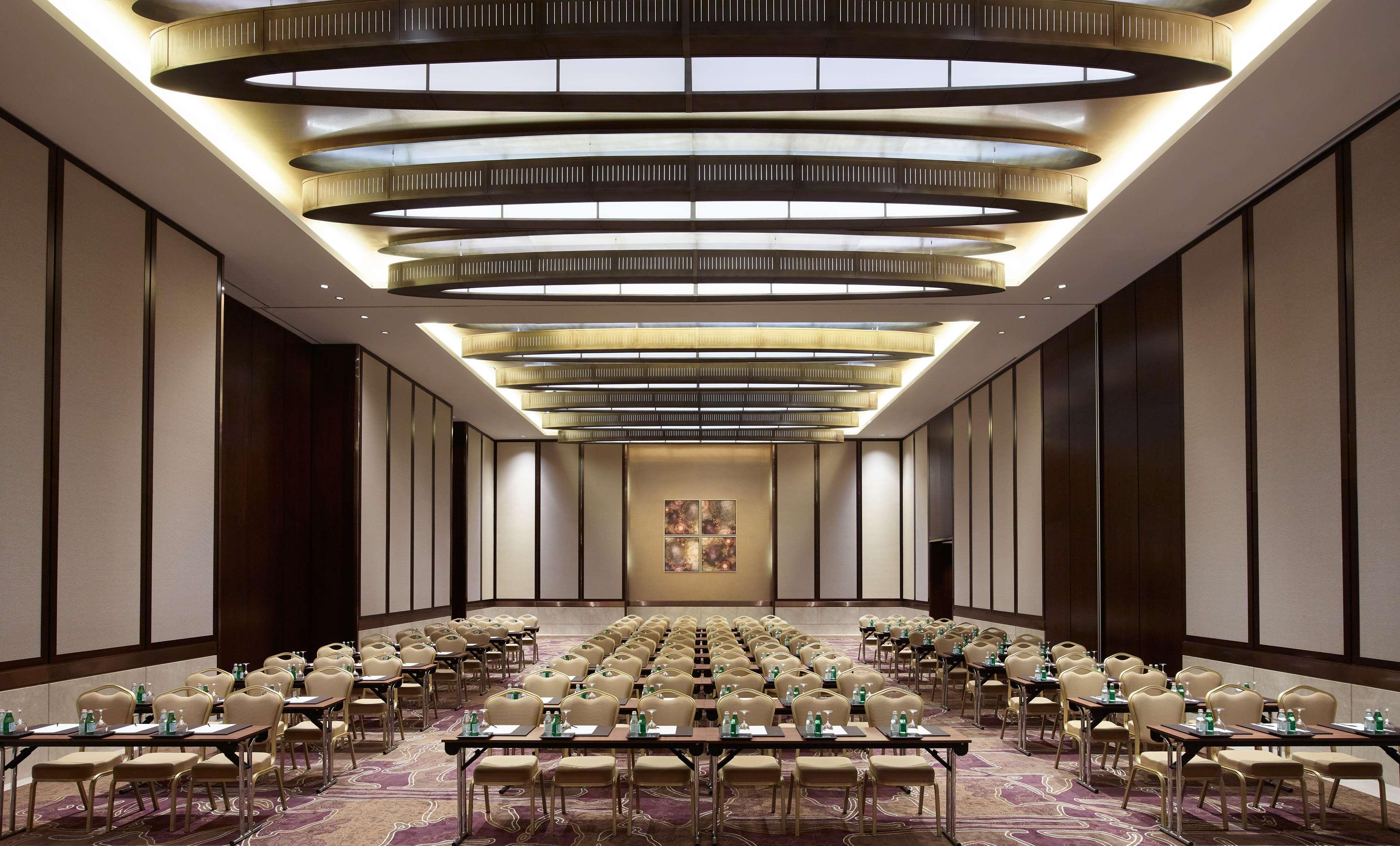 Swissôtel Al Ghurair Hotel