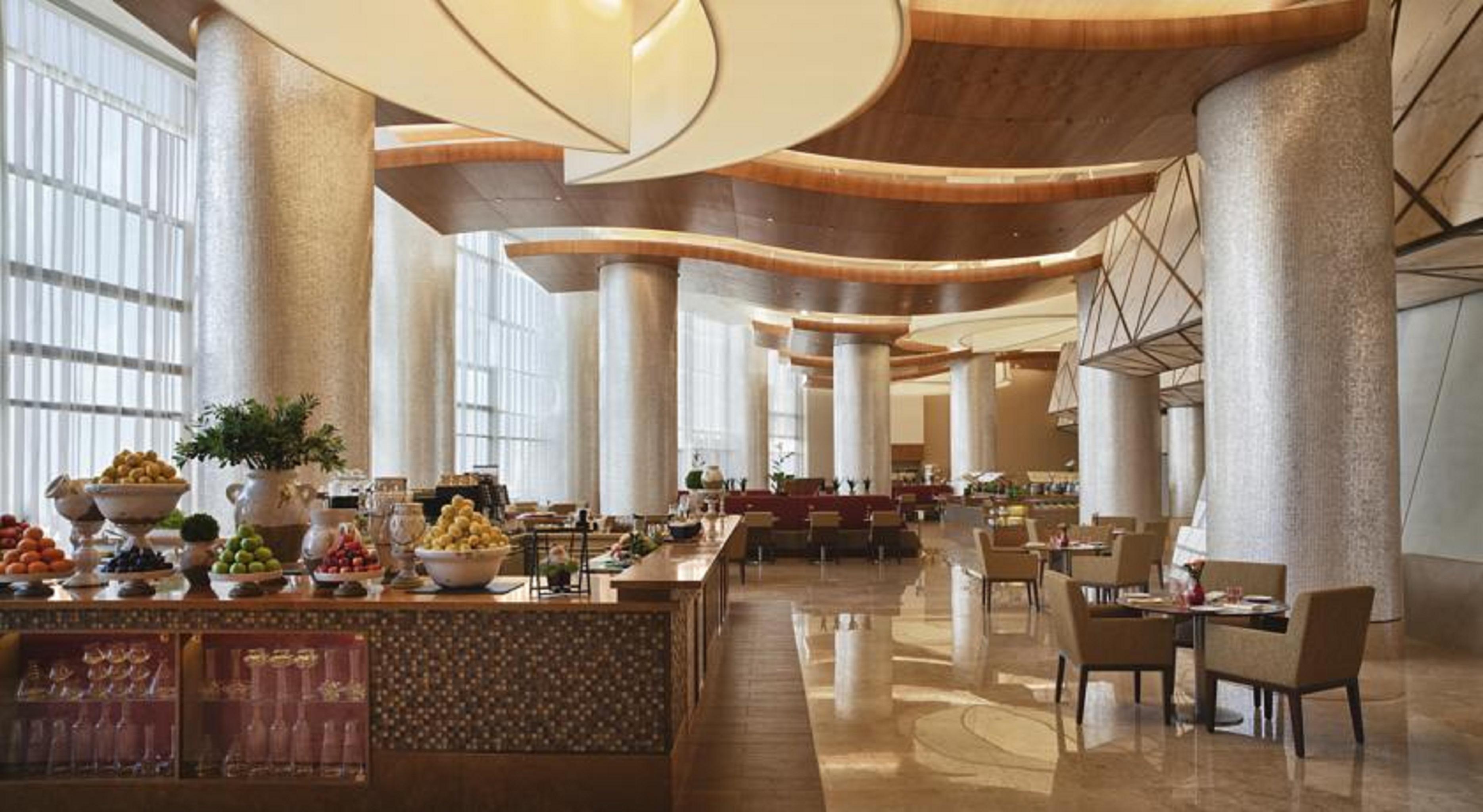 Swissôtel Al Ghurair 5*