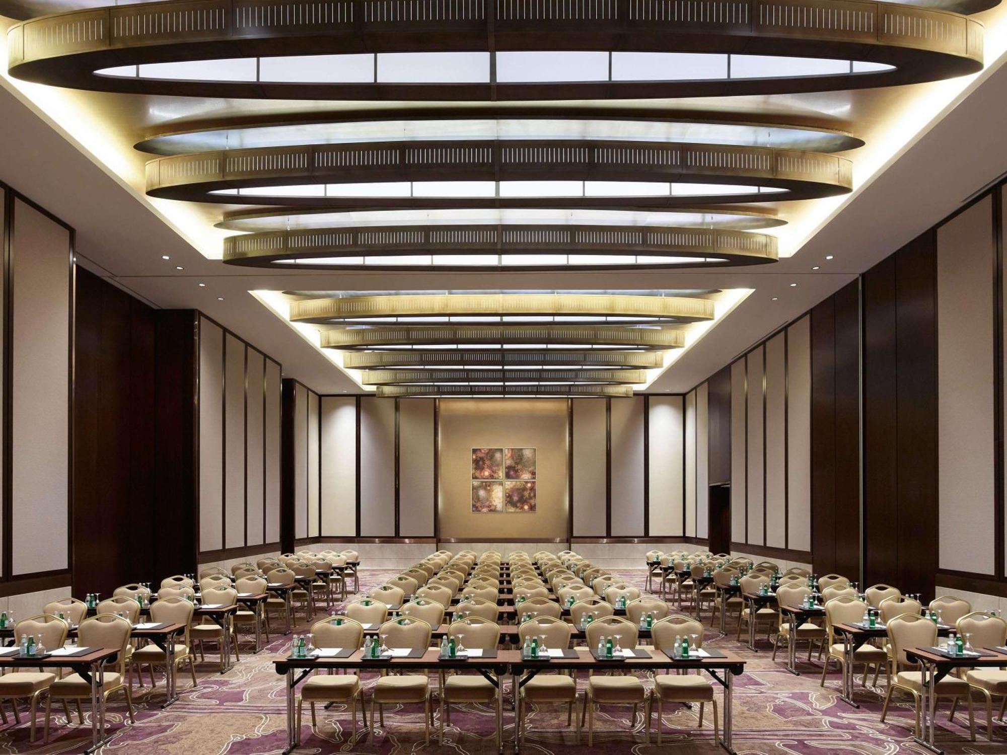 Swissôtel Al Ghurair
